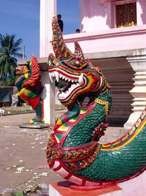 メコンプラザ | ラオス タイ・ラーオ族のナーガ（龍）の”色と形” ①