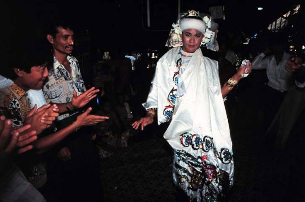 メコンプラザ | 「祈りの環～ミャンマー」（後藤修身さん）⑤「欲望を